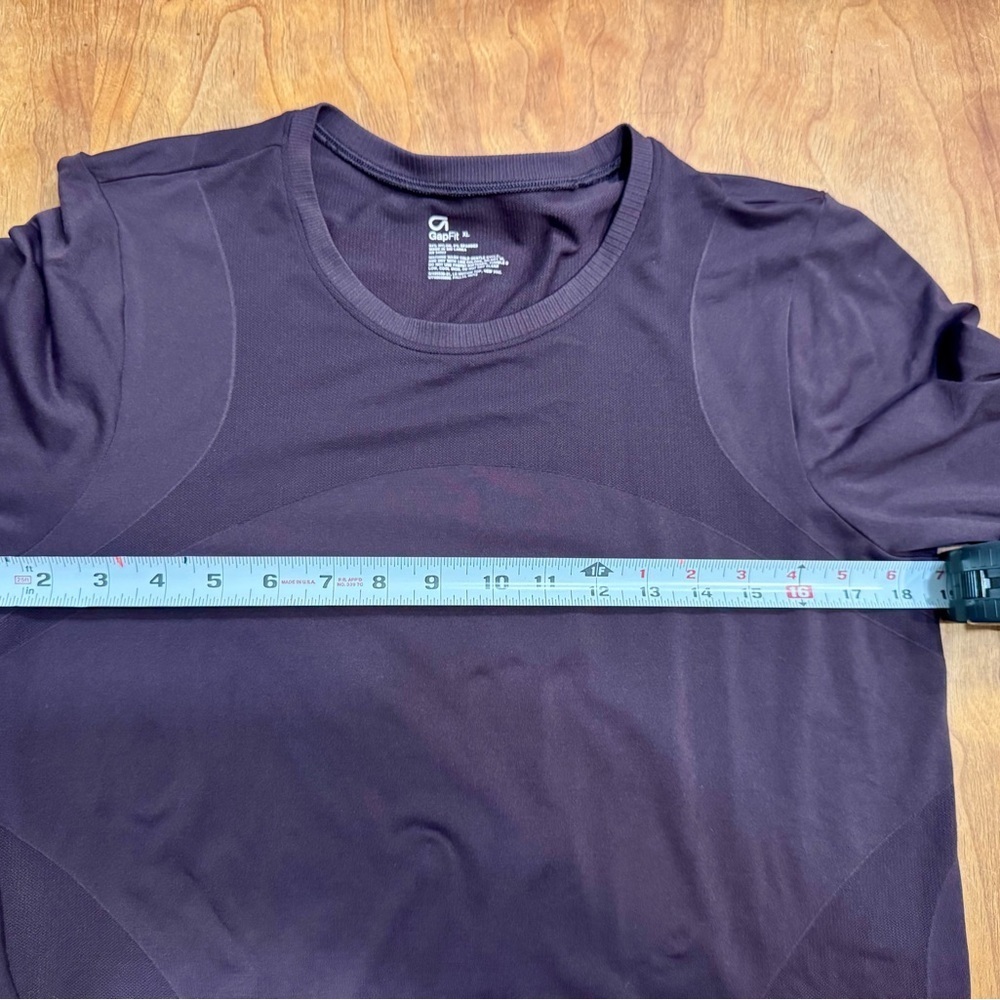 XL Gap Long Sleeve Motion top in New Vine (aubergine) color. - Picture 4 of 6